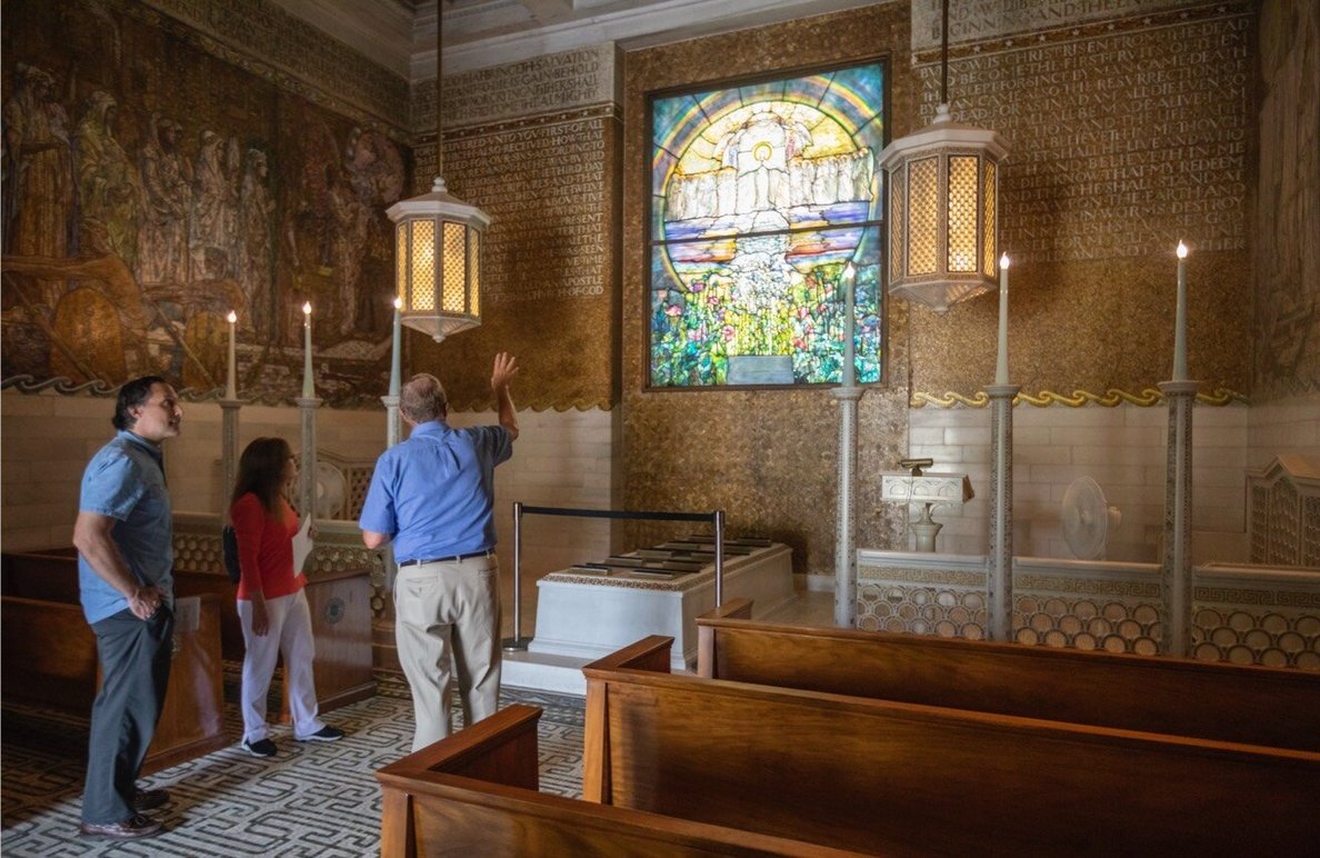 Tourists at Wade Chapel